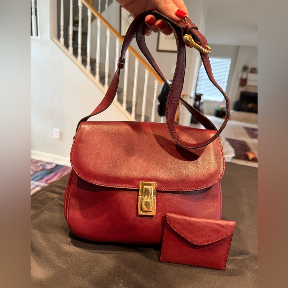 Vintage Céline Horse Carriage Clasp Burgundy Leather Shoulder Bag - Picture 3 of 16